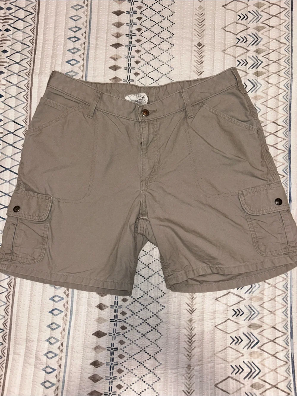 Carhartt women’s Cargo Shorts - khaki size 12 EUC